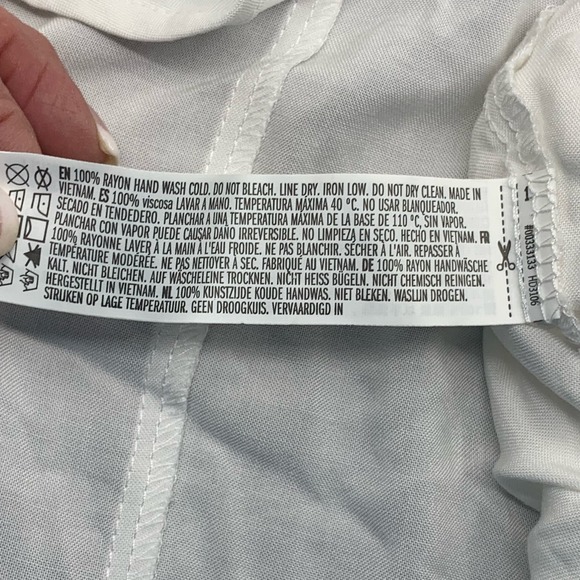 NWT Forever 21 Contemporary 3/4 Sleeve Flowy Pullover V-Neck Top White Size XS - Picture 6 of 7